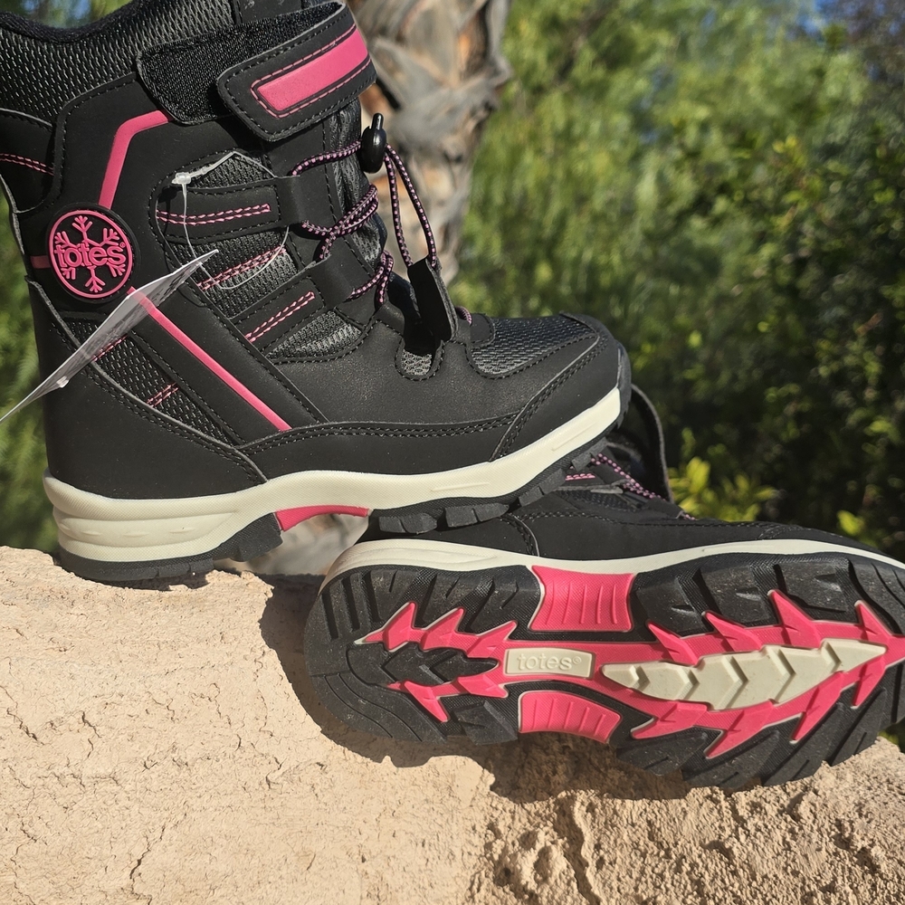 Totes Kids Black and Pink Snow Boots